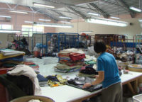 Sortowanie odzieży używanej – fizyczna praca Holandia, Oosterhout